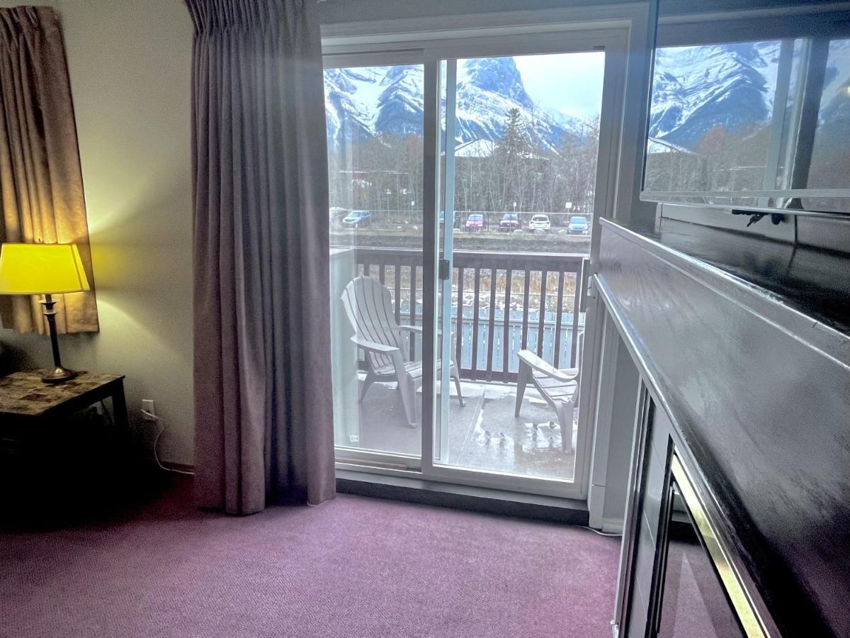 Canadian Rockies Chalets Canmore Exterior foto